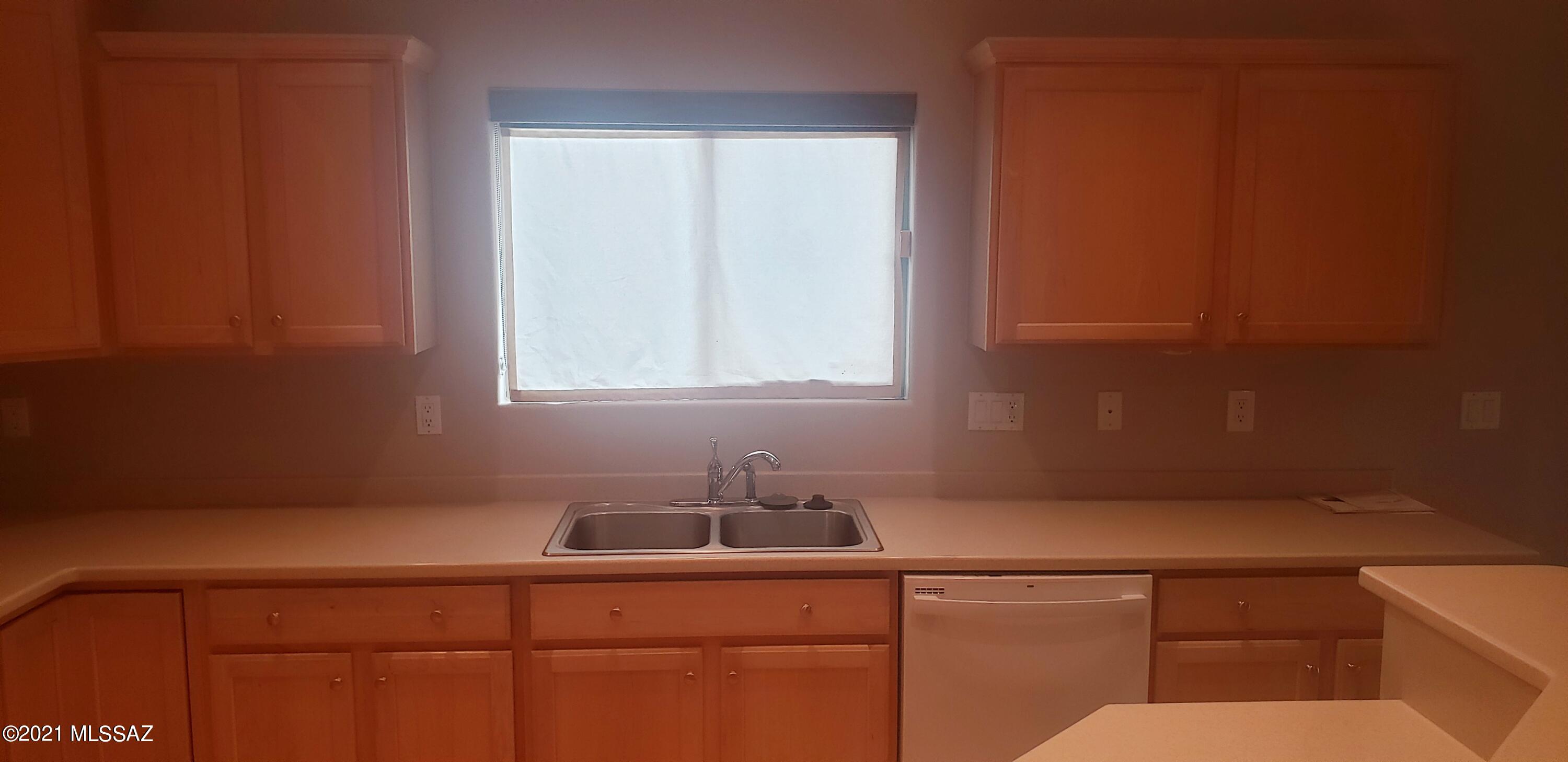2407 West Golden Hills Road Tucson, AZ 85745 - Photo 11 of 32