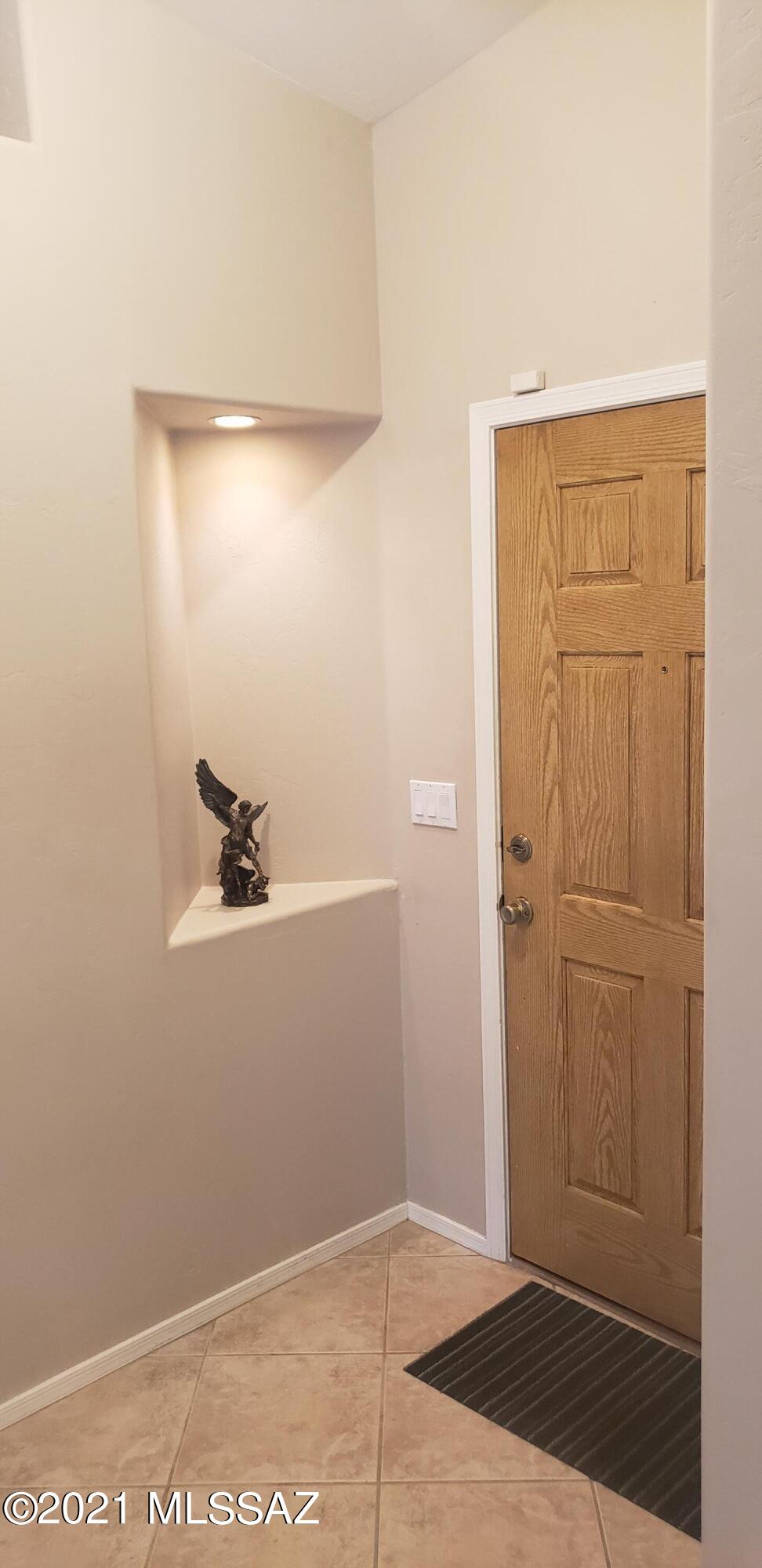 2407 West Golden Hills Road Tucson, AZ 85745 - Photo 14 of 32