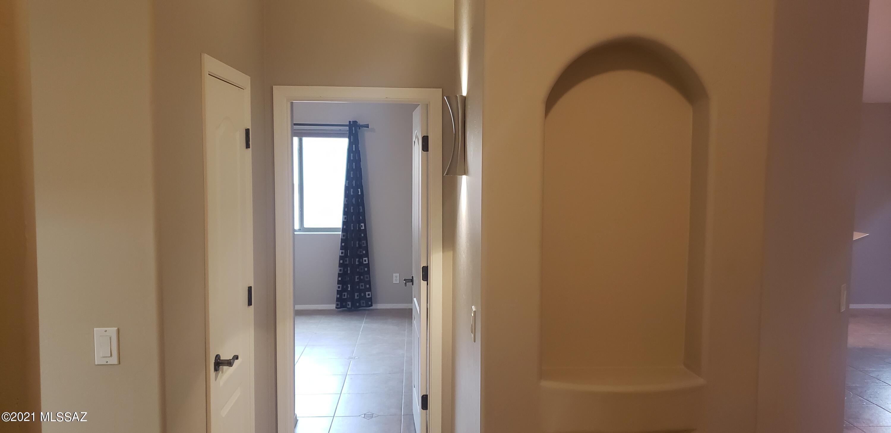 2407 West Golden Hills Road Tucson, AZ 85745 - Photo 17 of 32