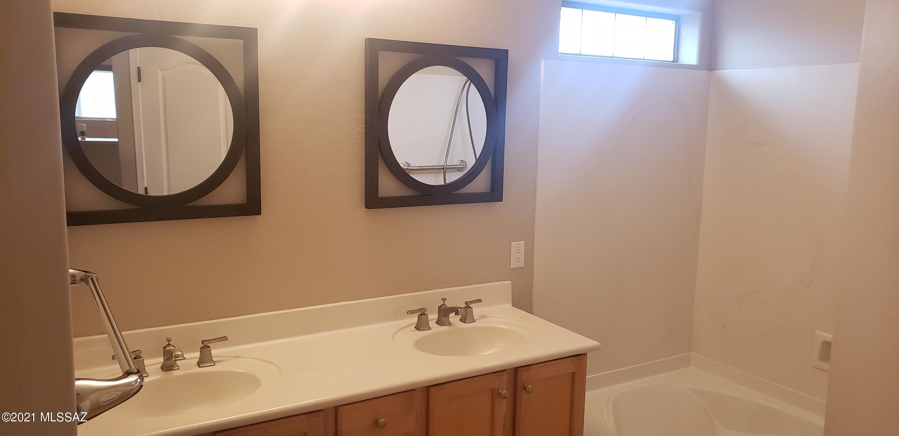 2407 West Golden Hills Road Tucson, AZ 85745 - Photo 18 of 32