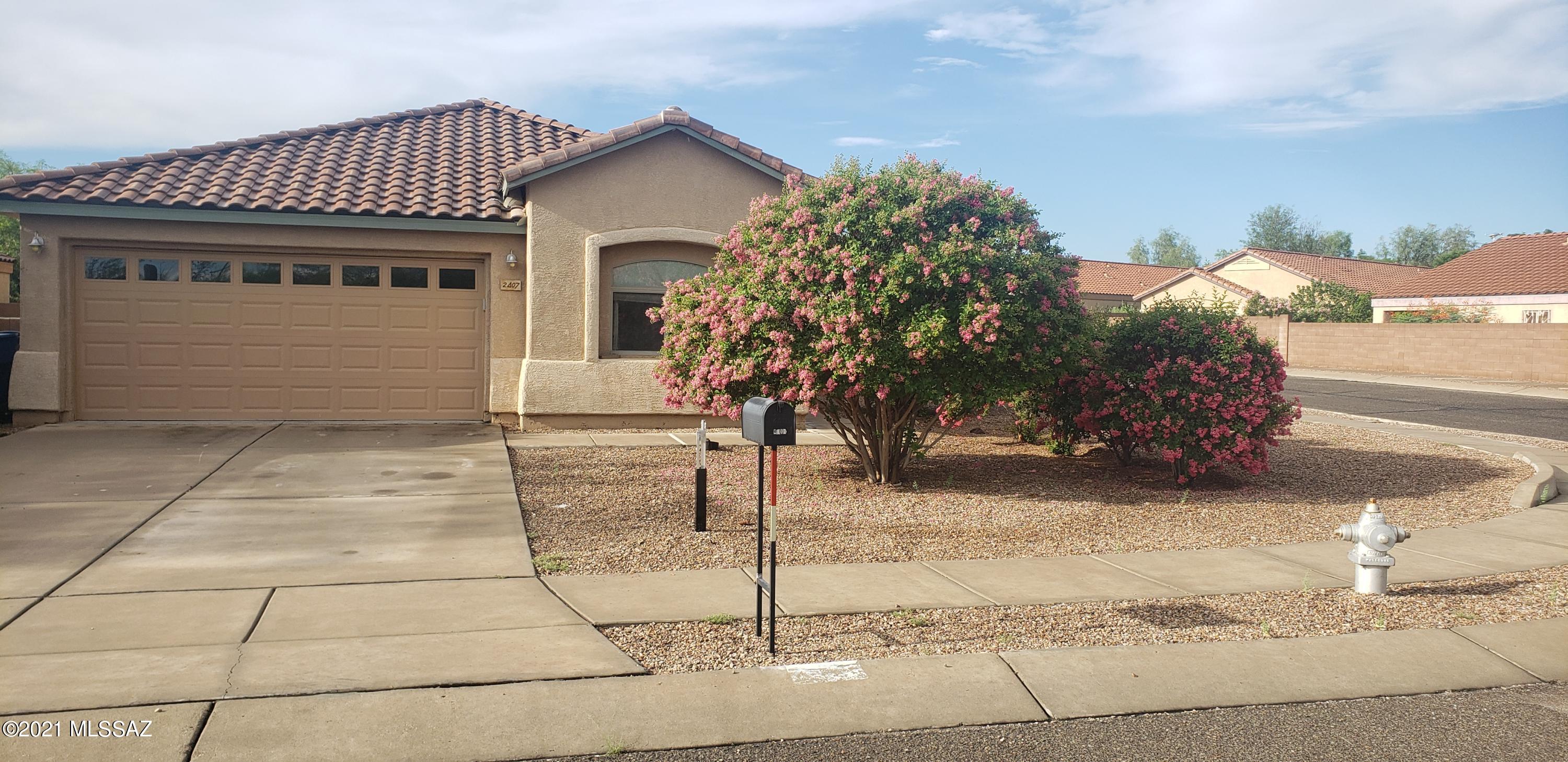 2407 West Golden Hills Road Tucson, AZ 85745 - Photo 2 of 32