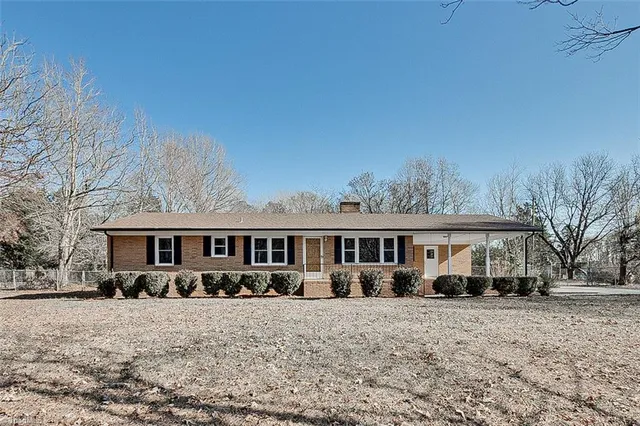 $325,000 | 5568 Highway 49, Liberty, NC 27298