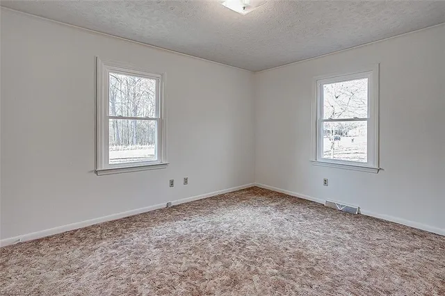 $325,000 | 5568 Highway 49, Liberty, NC 27298