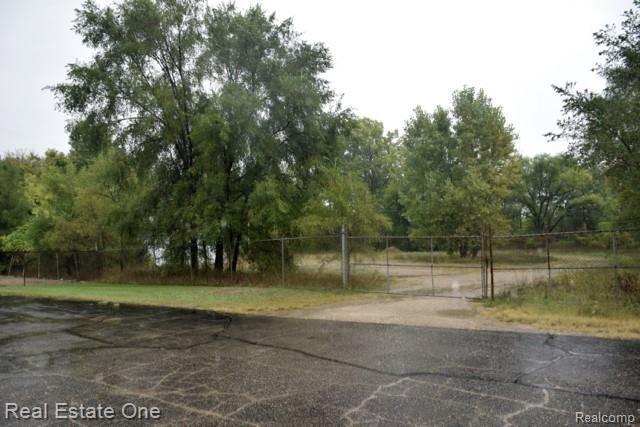 675 East Highland Road Howell, MI 48855 - Photo 4 of 9