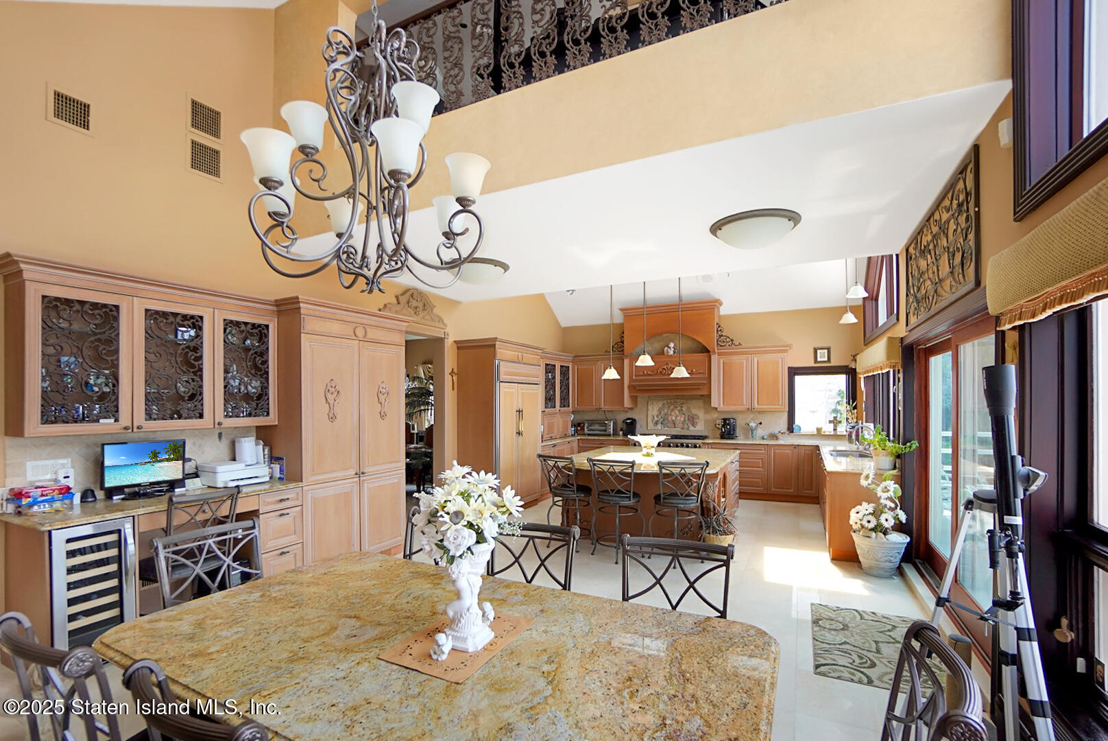 545 Arbutus Avenue Staten Island, NY 10312 - Photo 32 of 57 a view of a dining room with furniture