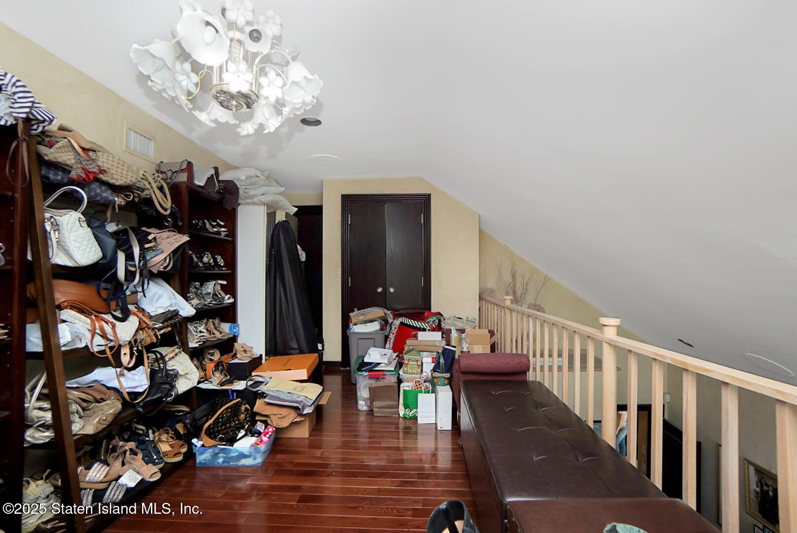 545 Arbutus Avenue Staten Island, NY 10312 - Photo 38 of 57 a view of a entryway with interior of the house
