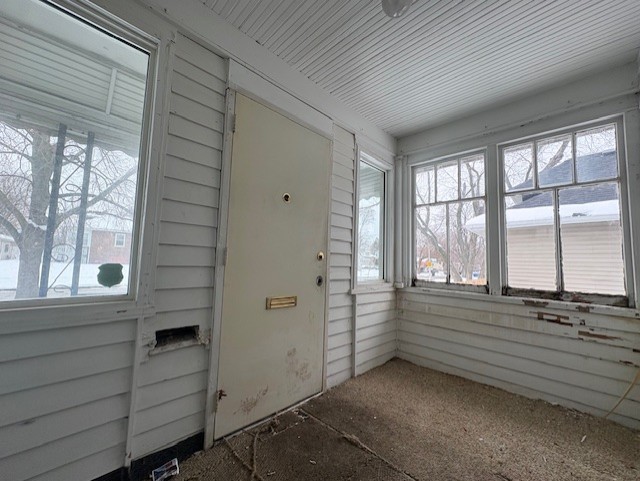 10607 South May Street Chicago, IL 60643 - Photo 2 of 15 a view of an empty room and window