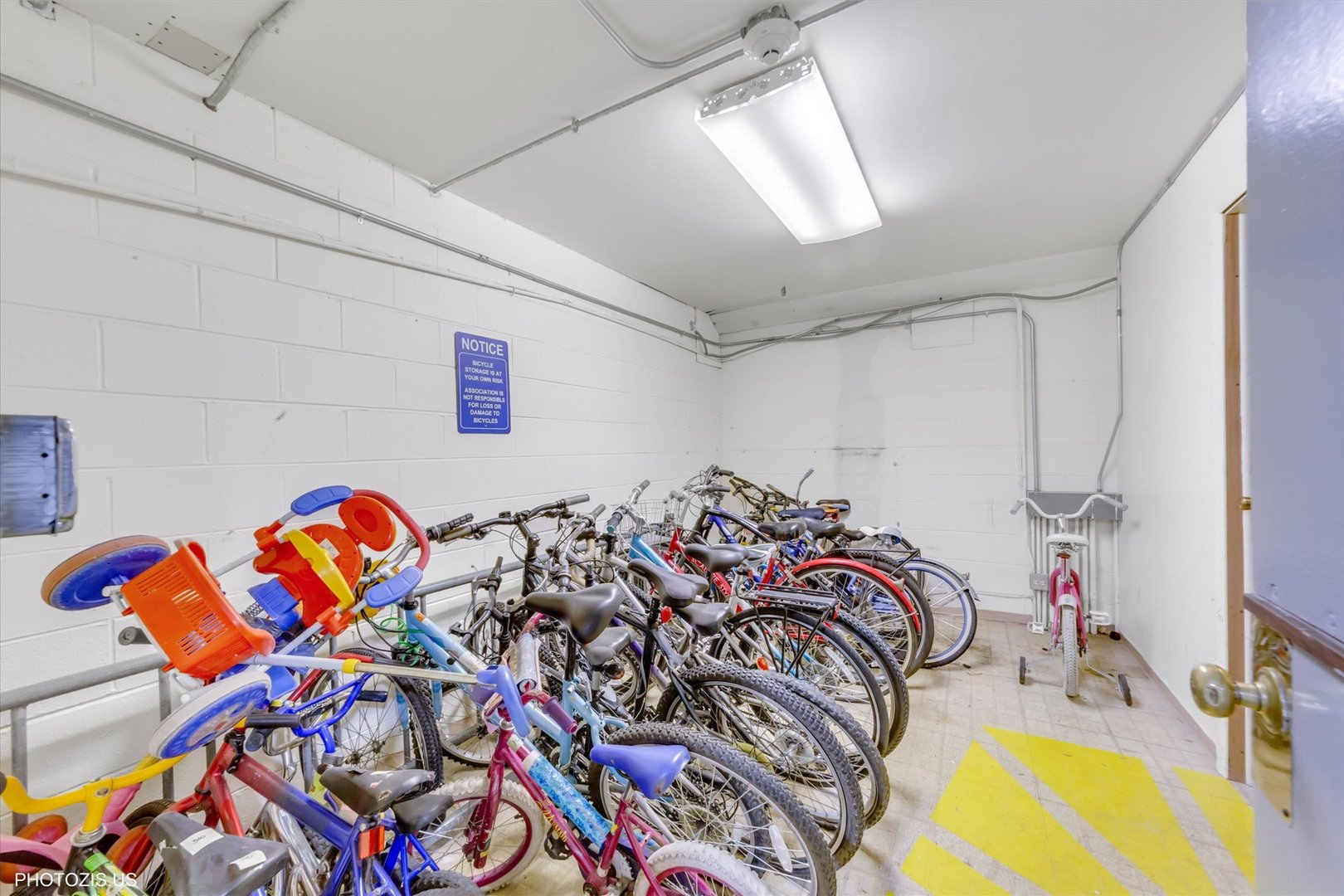 1126 South New Wilke Road, Unit 307 Arlington Heights, IL 60005 - Photo 24 of 37 a bed room with a bed and a couch