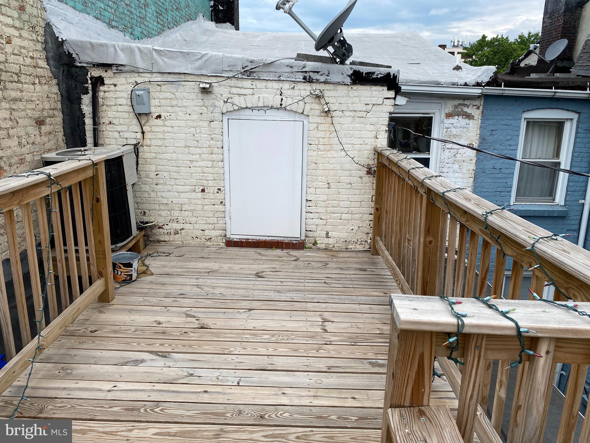 229 South Ann Street, Unit B Baltimore, MD 21231 - Photo 43 of 47 a view of a patio in front of house