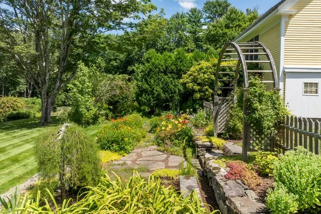 $795,000 | 72 Glidden Street, Newcastle, ME 04553