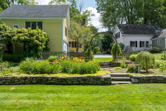 $795,000 | 72 Glidden Street, Newcastle, ME 04553