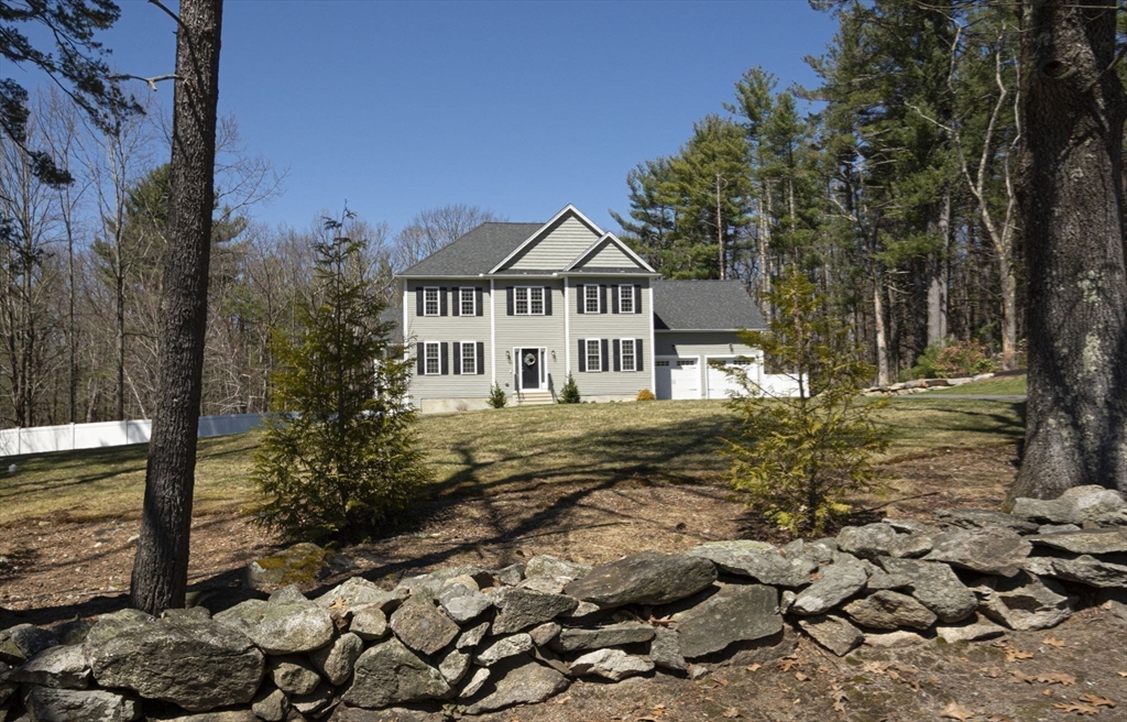 165 S Road Holden, MA 01520 - Photo 4 of 42