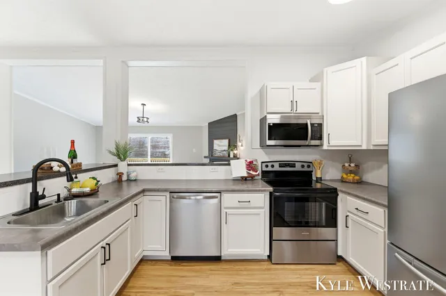 $349,900 | 7976 10 Mile Road Northeast, Rockford, MI 49341