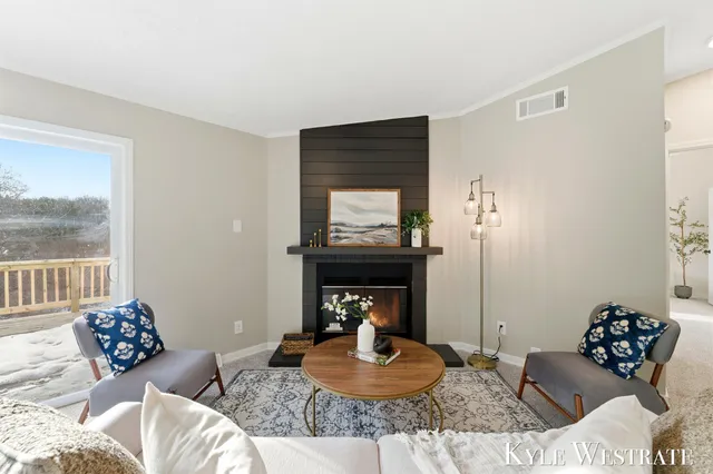 $349,900 | 7976 10 Mile Road Northeast, Rockford, MI 49341