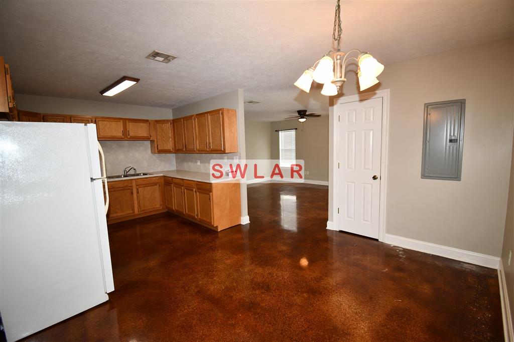 1032 Link Road, Unit B Lake Charles, LA 70607 - Photo 5 of 14