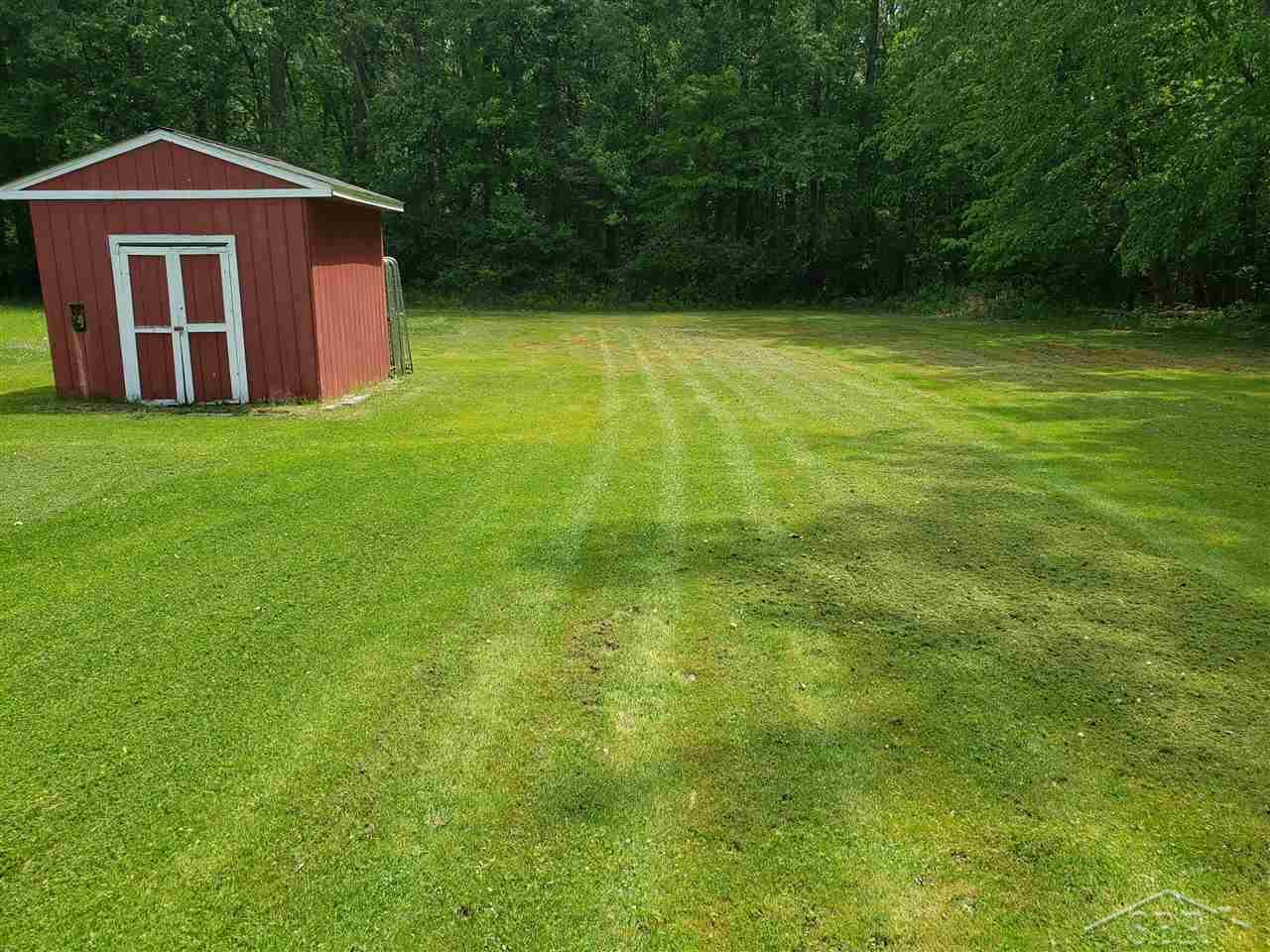 7585 Moorish Road Bridgeport, MI 48722 - Photo 14 of 14 50043296-13.JPG