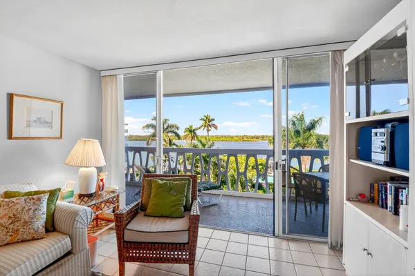 $3,350 | 2505 South Ocean Boulevard, Unit 601, Palm Beach, FL 33480