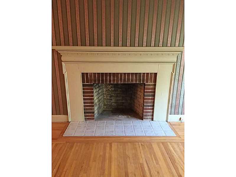 1 Edgemere Road Cranston, RI 02905 - Photo 7 of 15 Living Room.