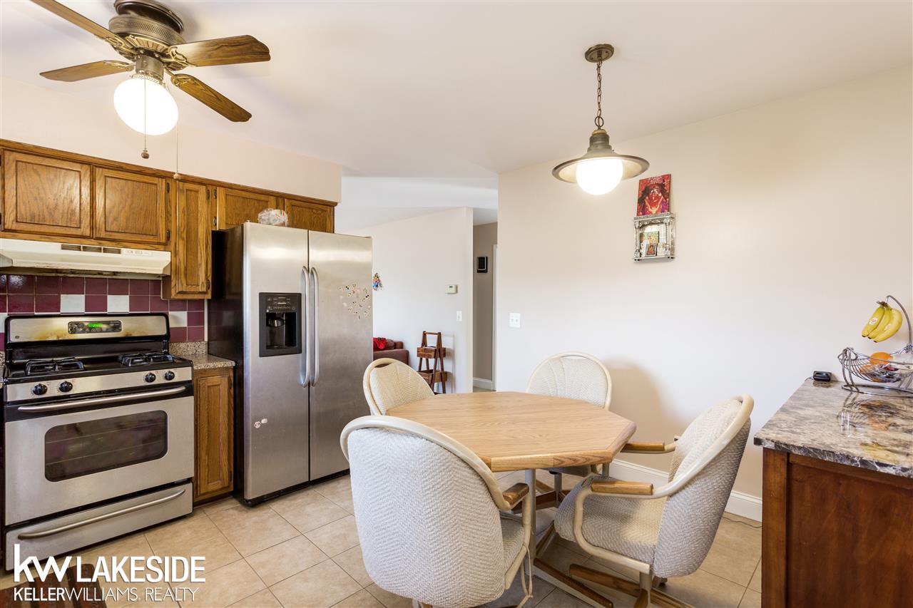 2202 Highsplint Drive Rochester Hills, MI 48307 - Photo 2 of 18