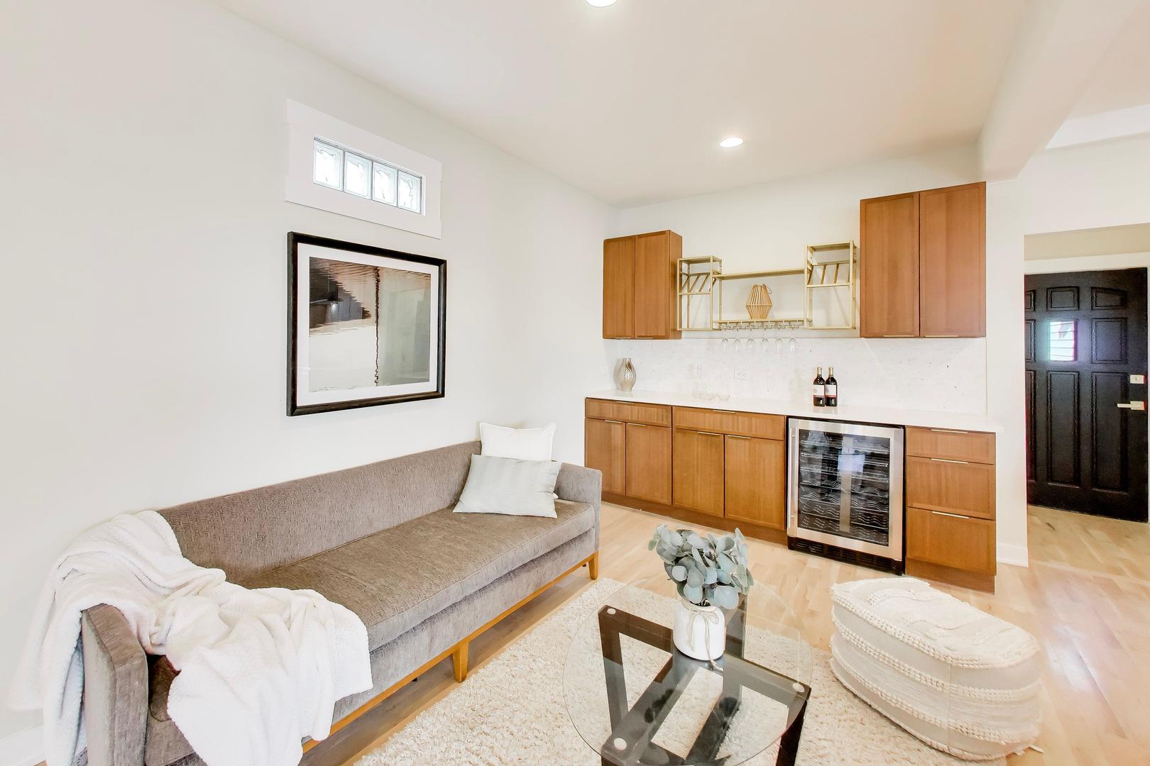 6730 West Dakin Street Chicago, IL 60634 - Photo 10 of 32