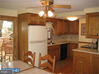 1521 Foster Road Warminster, PA 18974 - Photo 7 of 12 Kitchen