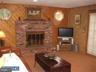 1521 Foster Road Warminster, PA 18974 - Photo 9 of 12 Family Room
