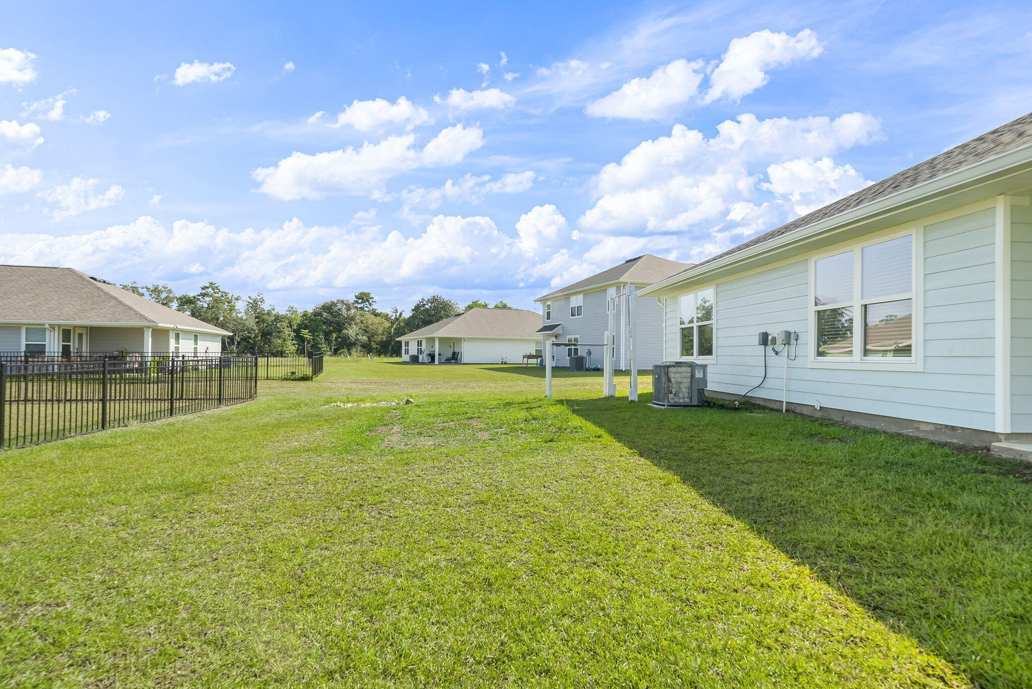 39 Riverwalk Crossing Freeport, FL 32439 - Photo 31 of 32 a view of a backyard of the house