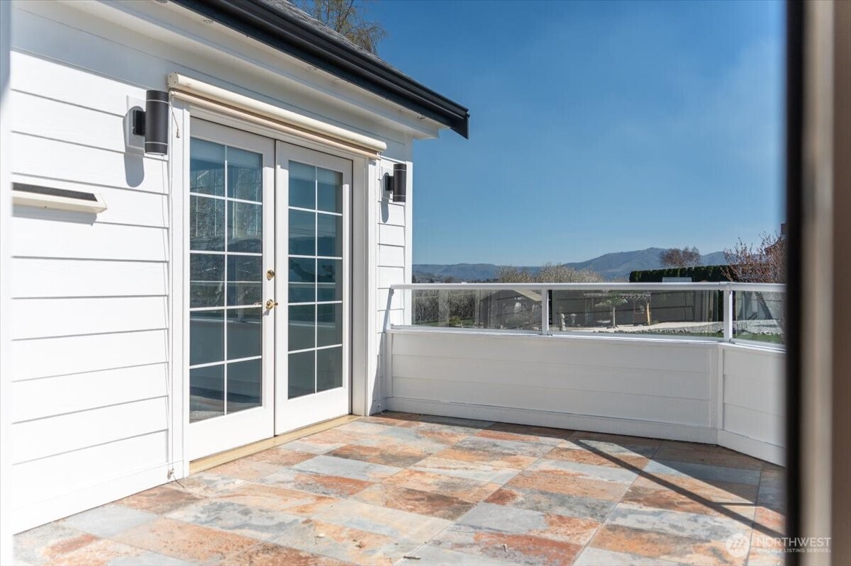 1190 Summit Boulevard Manson, WA 98831 - Photo 24 of 40 a view of front door and deck