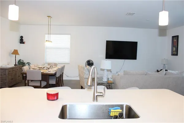 $3,350 | 2261 Avocado Lane, Naples, FL 34120