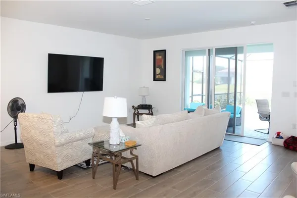 $3,350 | 2261 Avocado Lane, Naples, FL 34120