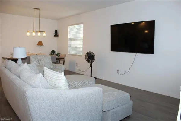 $3,350 | 2261 Avocado Lane, Naples, FL 34120