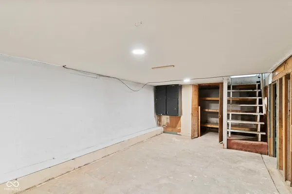 $179,900 | 385 South County Road 90 West, North Vernon, IN 47265