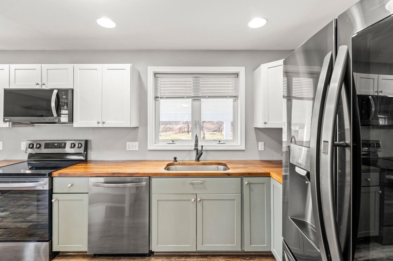 34 Orchard Hill Road Epping, NH 03042 - Photo 5 of 40