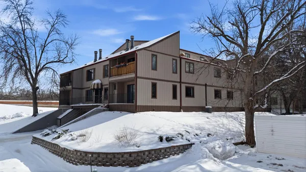 $259,900 | 326 10th Avenue South, Unit 2, Fargo, ND 58103