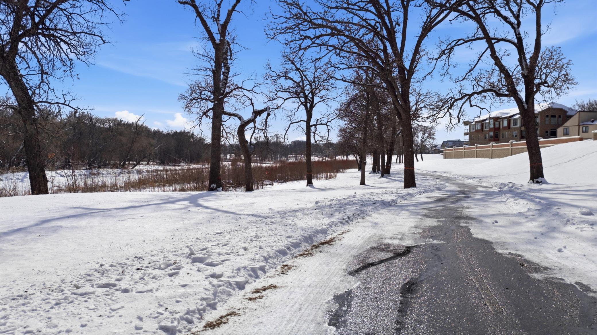 326 10th Avenue South, Unit 2 Fargo, ND 58103 - Photo 31 of 36