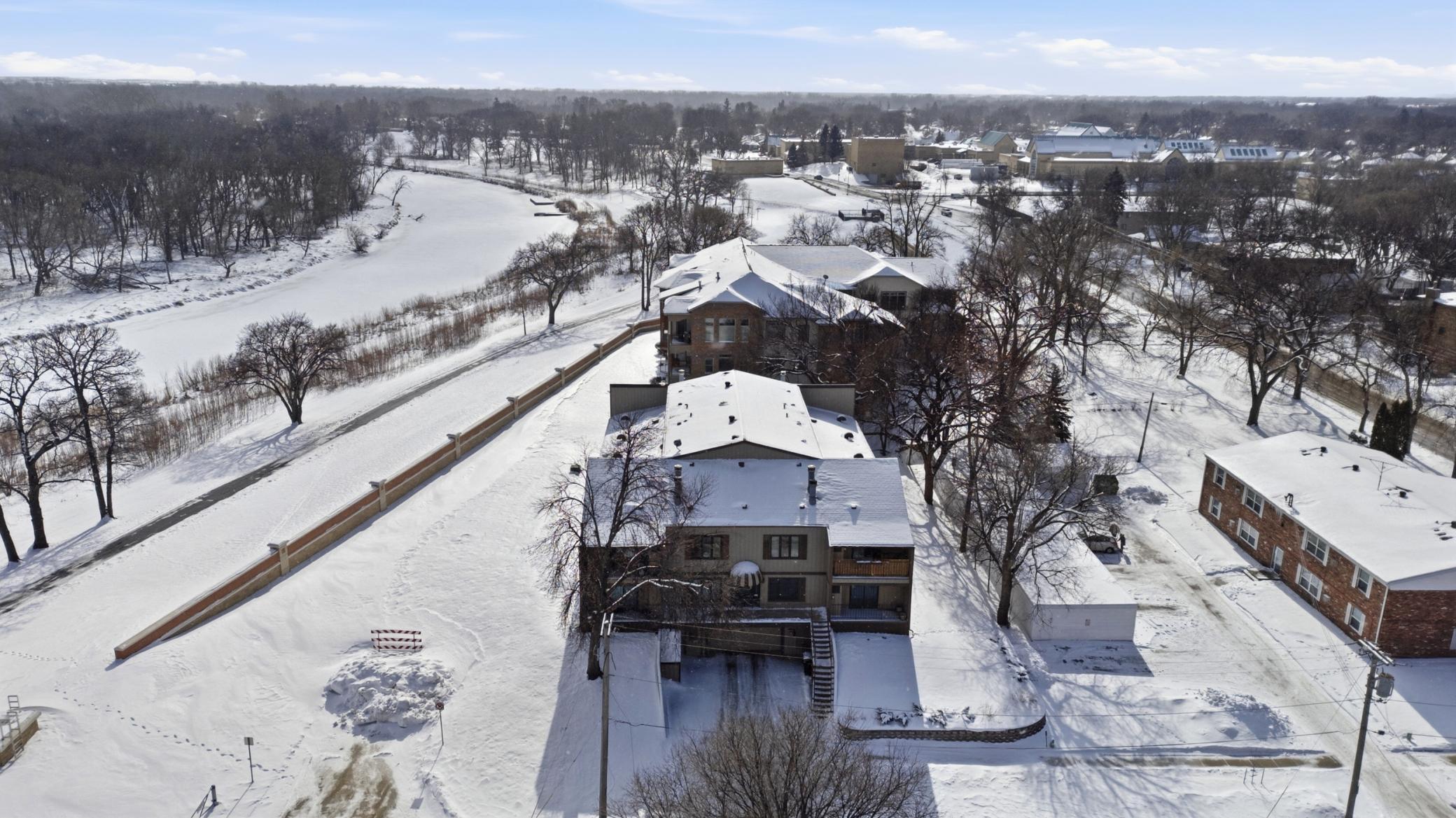 326 10th Avenue South, Unit 2 Fargo, ND 58103 - Photo 35 of 36