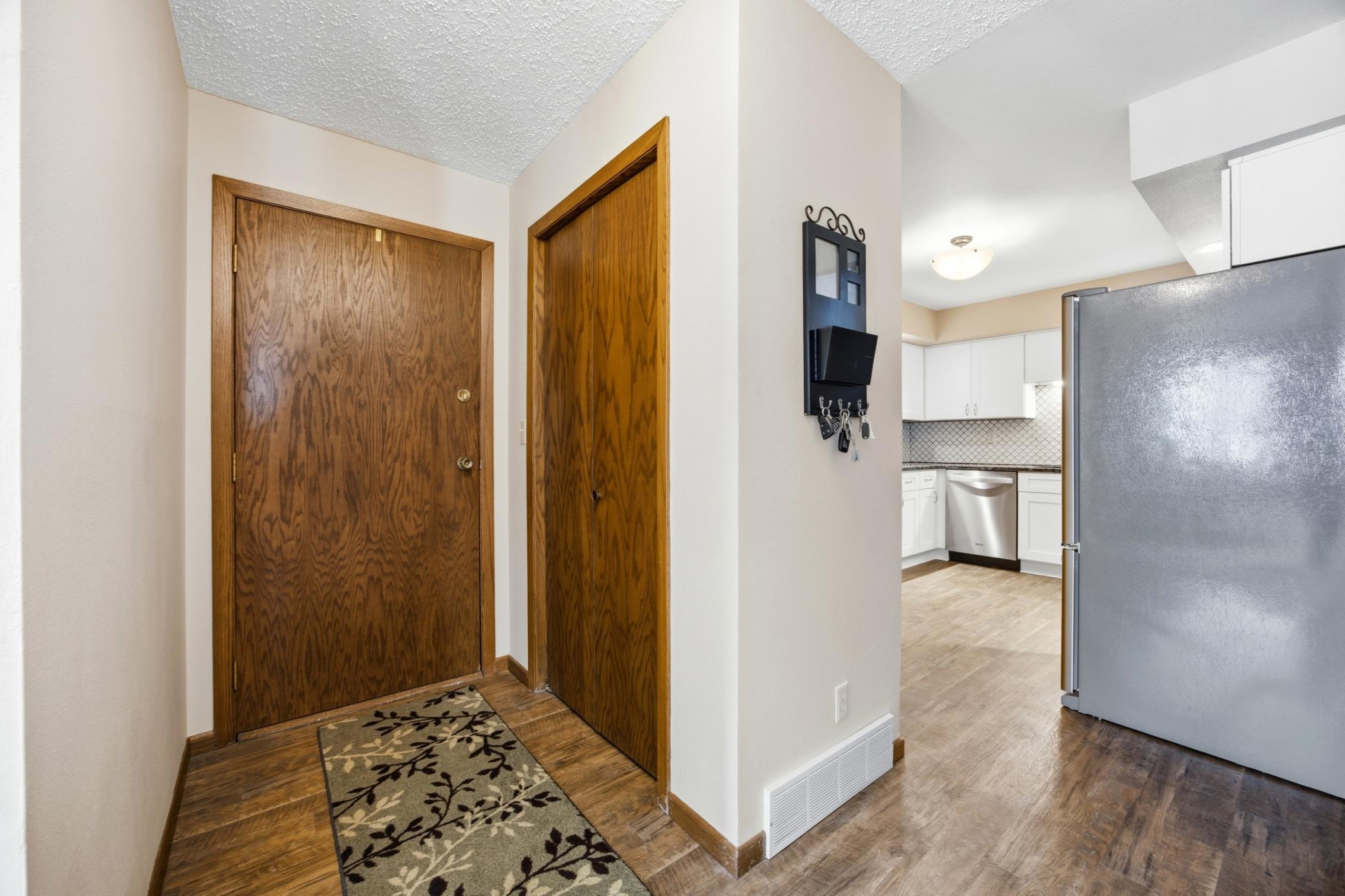 326 10th Avenue South, Unit 2 Fargo, ND 58103 - Photo 7 of 36