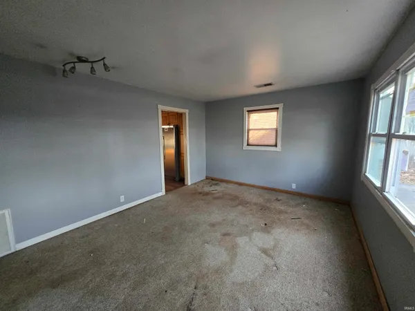 $115,000 | 1228 East 3rd Street, Mount Vernon, IN 47620