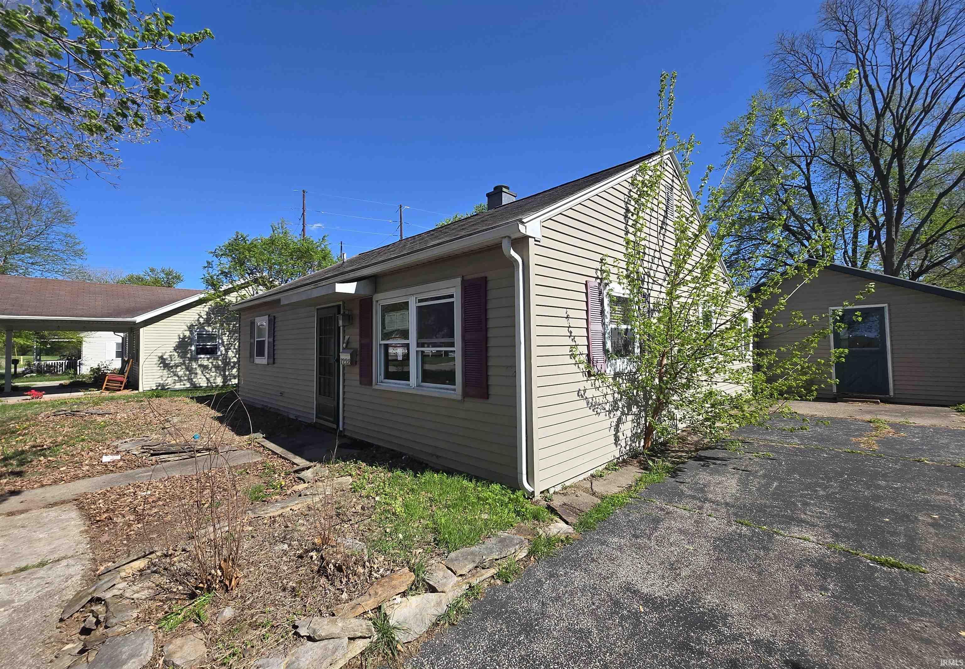 1228 East 3rd Street Mount Vernon, IN 47620 - Photo 2 of 22
