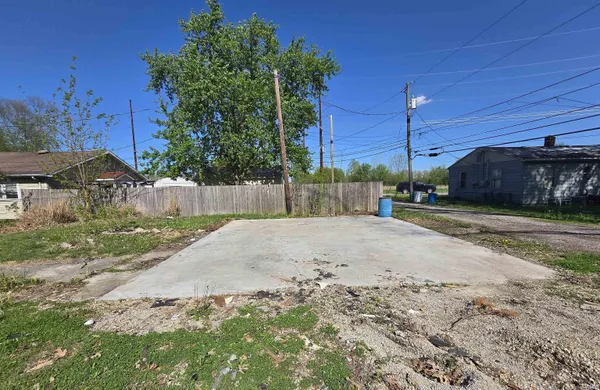 $115,000 | 1228 East 3rd Street, Mount Vernon, IN 47620