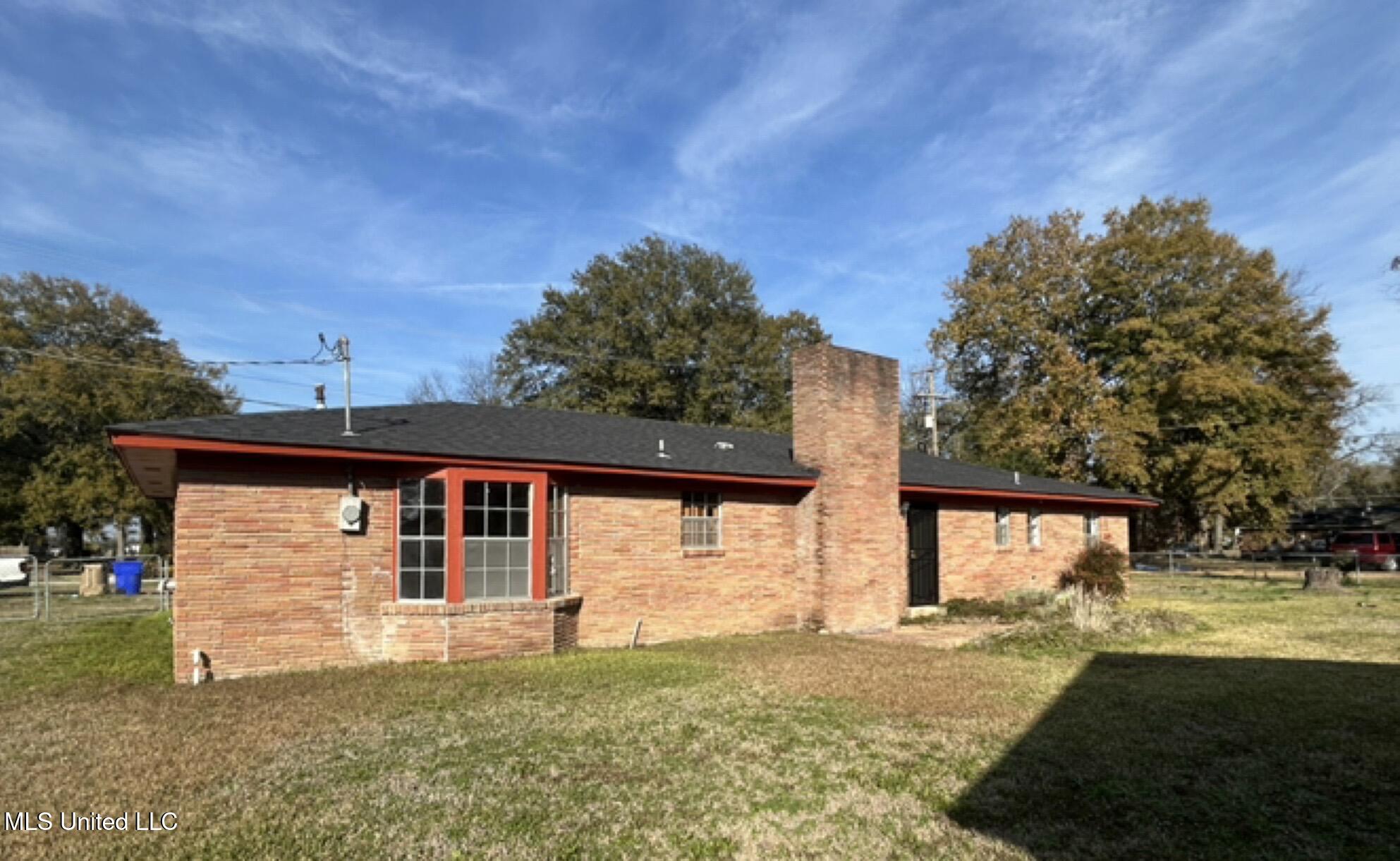 203 Union Street Itta Bena, MS 38941 - Photo 2 of 14 IMG_2338