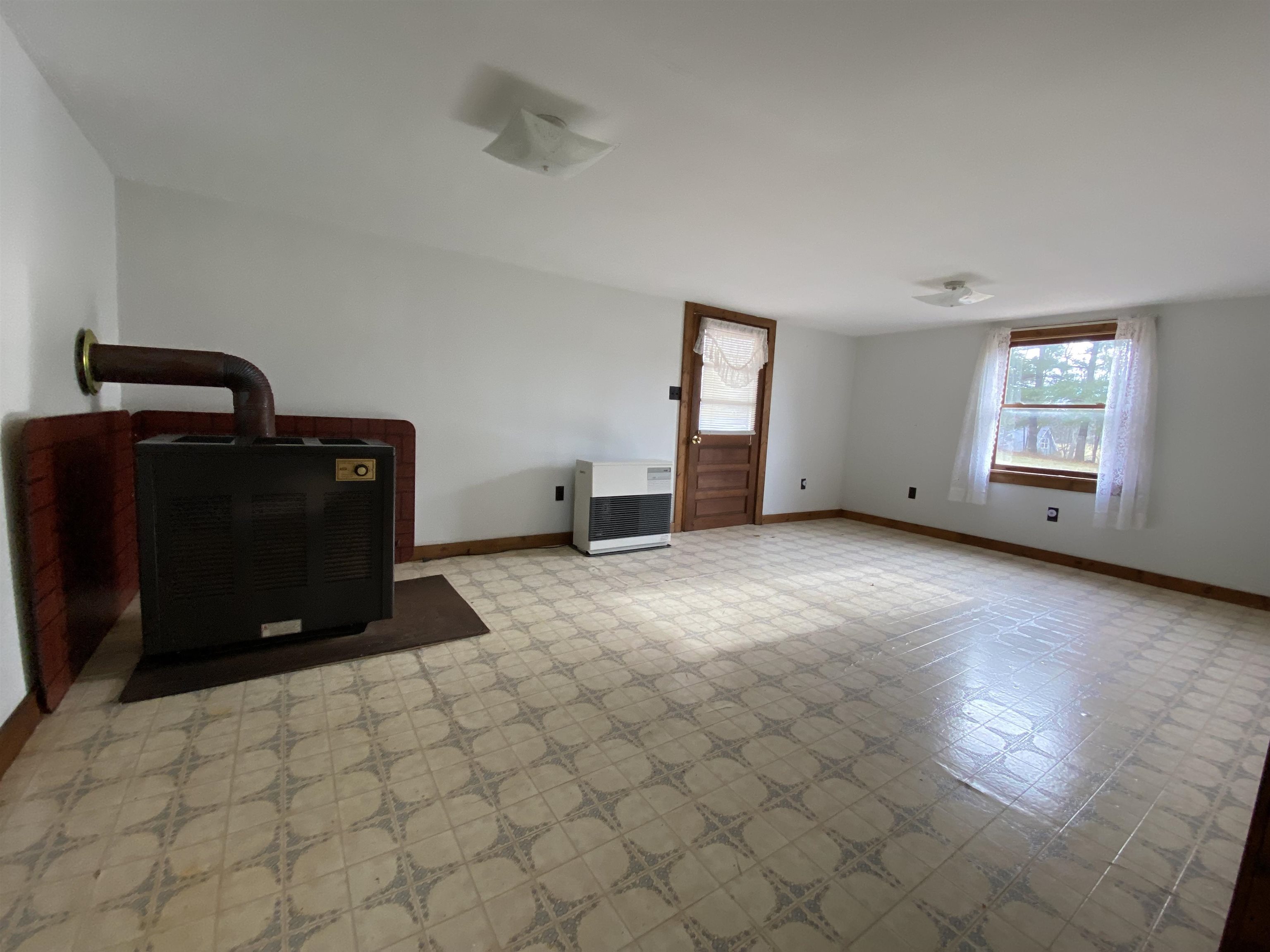 1016 Patton Farm Road Stuarts Draft, VA 24477 - Photo 11 of 20 Gallery Image 11