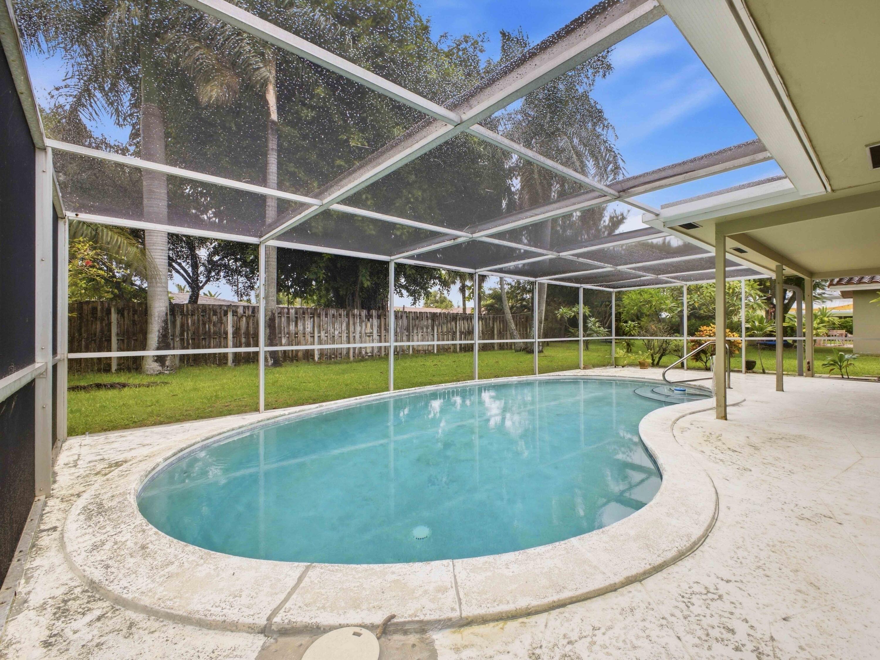 151 Southwest 8th Avenue Boca Raton, FL 33486 - Photo 30 of 39 Screened Pool