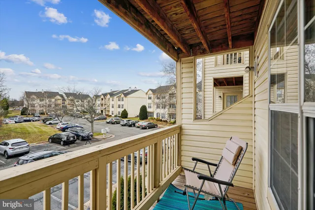 $315,000 | 10998 Koman Circle, Unit 204, Manassas, VA 20109