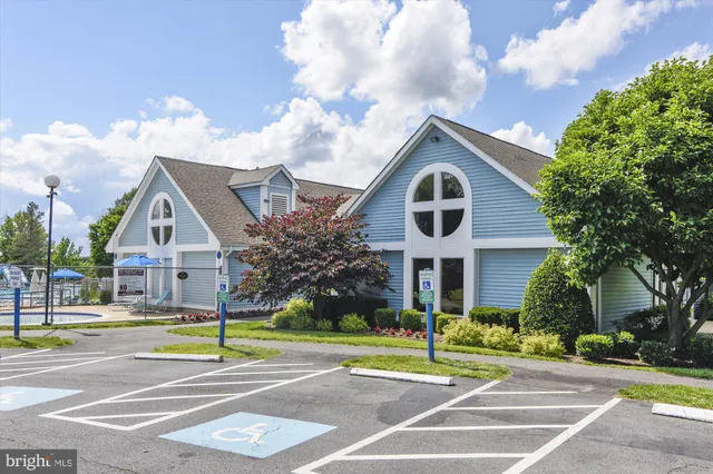 $315,000 | 10998 Koman Circle, Unit 204, Manassas, VA 20109