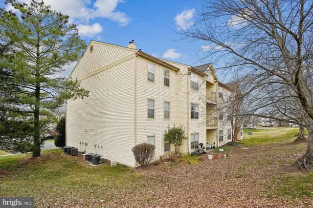 $315,000 | 10998 Koman Circle, Unit 204, Manassas, VA 20109