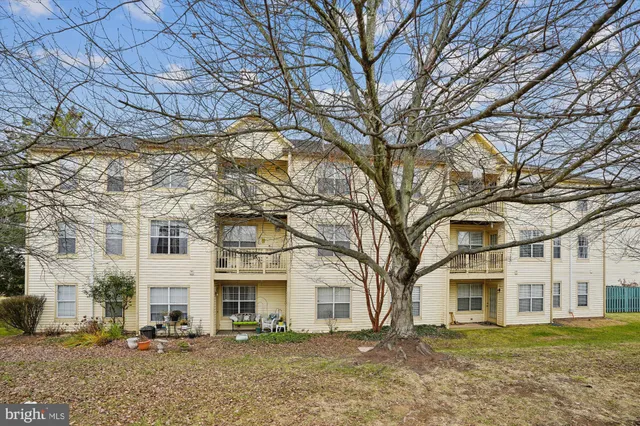 $315,000 | 10998 Koman Circle, Unit 204, Manassas, VA 20109