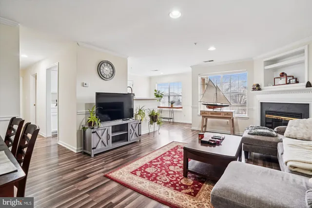 $315,000 | 10998 Koman Circle, Unit 204, Manassas, VA 20109