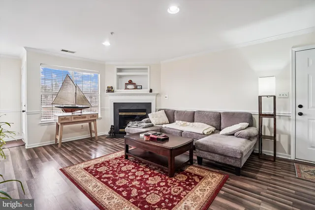 $315,000 | 10998 Koman Circle, Unit 204, Manassas, VA 20109