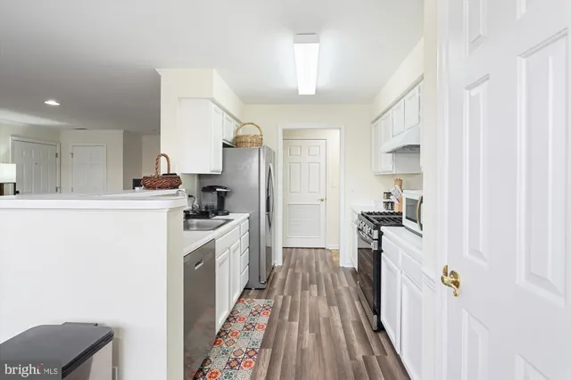 $315,000 | 10998 Koman Circle, Unit 204, Manassas, VA 20109